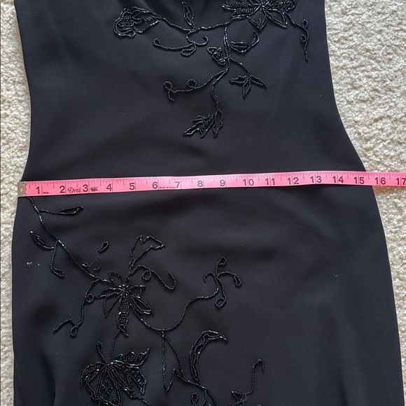 Black gown used like new - Picture 7 of 11